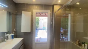 Large Villa for 10 people in a sought-after area of Marseille - Image 2