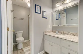 Hyggelig Kure: 5 BR / 3 BA enebolig i Kure Beach, 12 sovepladser - Image 2