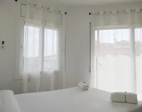 HomeHolidaysRentals Pineda II - Image 4