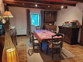 Magnificent Aveyronnaise property set in 2,700m2 of enclosed, secure grounds. - Image 3