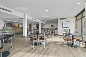 Your Home Away From Home 2 Comfortable Units! Enjoy Swimming Pool Access! - Image 4