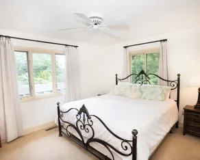 Sleeps 4 w/screen porch and private Hot Tub - Image 3