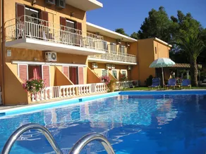 Estúdio duas camas com piscina - Image 4