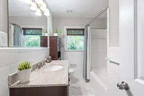 Spacious Luxurious Cozy Ranch Home - STRL-2022-00738 - Image 3