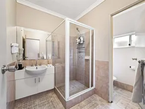Bette Central Studio Apartment right in town - Image 2