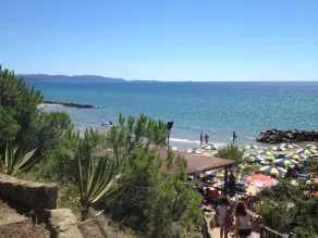 Villa på bakkerne i bugten overfor øen Elba - Image 4