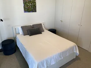 Skyline Camperdown Views: Renovated 2B/2B with Pools, Fitness & Free Parking - Image 5