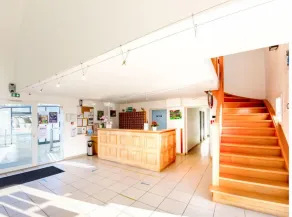 Hébergement cosy + Piscine intérieure chauffée | À seulement une petite promenade de la plage - Image 5