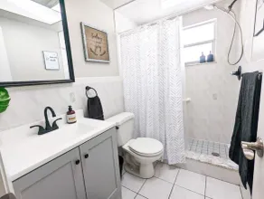 Beautiful Guest House w/Large Heated Pool - Image 4