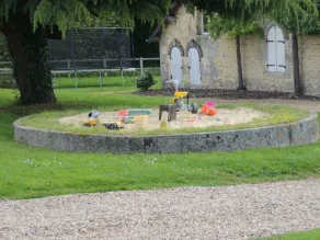 Geräumiges Haus mit überdachtem Pool und WLAN in Laleu - Image 3