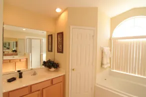 Beautiful 4 Bed/3 Bath Villa + Disney&Golf + Large South-Facing private Pool/Spa - Image 4