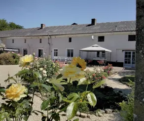 18ème siècle ferme rénovée située dans un hameau tranquille de l'agriculture - Image 3