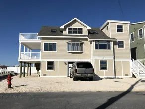 Bayfront classic beach beach house - Image 1