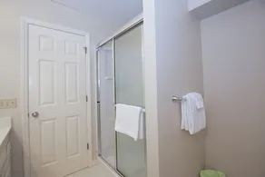 260 Linden- Sleeps 8! - Image 3