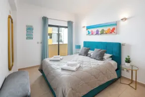 Meia Praia 1 bed Apt Sleeps 4, 10 Minute walk from Meia Praia Beach & Marina. - Image 4