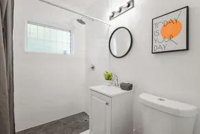 Beautiful Apt 2/2 Near The Beach - Image 5