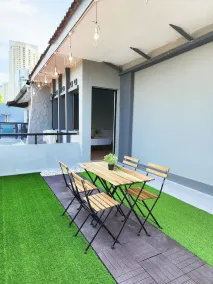 Gurney Coast Guest House by Sky Hive - Image 2