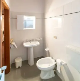 Walnut Apartment - Image 2
