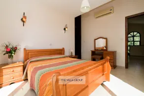 6 bedroom stone built Villa with private pool in Miliou - Image 5