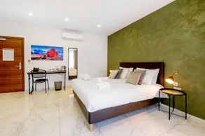 Deluxe Double Room with side sea view - South Wind Guesthouse - Image 3