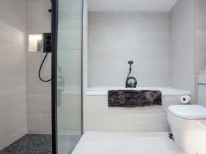 1 bedroom accommodation in Bridgwater - Image 3