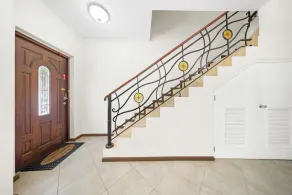 2BR Townhome w/ Balcony! *near Aruba beaches* - Image 2