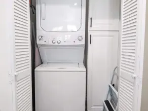 Newly built guest house with full kitchen and washer/dryer - Image 2