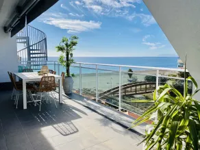 Stor Lägenhet vid Stranden med Fantastisk Terrass - Image 5
