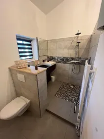 Villa apta para familias con piscina privada, terraza y barbacoa | Vistas a la montaña | Ideal para teletrabajar - Image 3