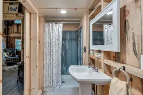 Cozy Adirondack Cottage for Two - Image 3