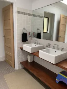 Family Friendly Beach House - 2min walk to Beach, Bushwalks & Open Fireplace - Image 2