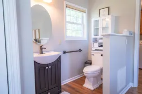 Harper’s Hangout- Cute, cozy Caseville cottage! - Image 5
