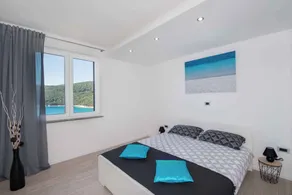 Holiday apartment with balcony and air conditioning - Image 4