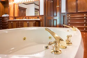 Estate at Fly Creek - Image 2