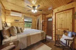The Haven - Kiamichi Mountain Riverside Cabin - Image 3