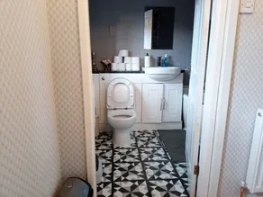 Beautiful 2-bed House in Bolton With Free Parking - Image 2