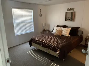 Peaceful Lake Retreat - Image 3