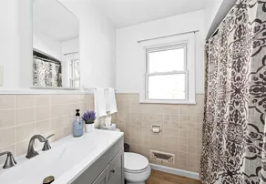 Cute and Cozy Hermantown Home! - Image 2