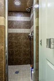 the Terrace, Best Area Jacuzzi Bathtub 2 baths, WD - Image 4