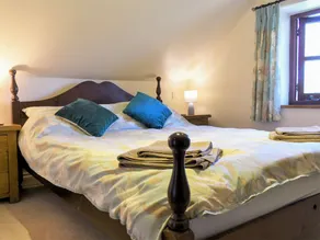 2 bedroom accommodation in Brentor - Image 5