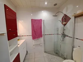 Comfortable studio close to the shops and oceans - Image 2