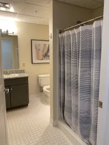 Downtown Adrian apartment with parking and wifi - Image 5