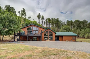 The perfect stay- 6 Bedroom, 4 Bath with a  HOT TUB - Image 5