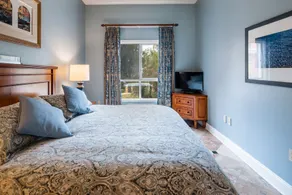 Smukke condo, super comfy, med udsigt over poolen i Lake Las Vegas Village. - Image 4
