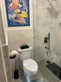 Centrally located room, in a house with free Wifi. - Image 5
