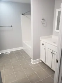 Downtown Tell City Upstairs Rental 2 Bed 2 Bath Wifi 30 minutes to Holiday World - Image 2