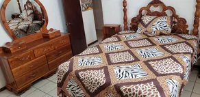 Beautiful 1 bedrooms, 1 bathroom  sleep 2 people close to the Town of Santa Cruz - Image 4
