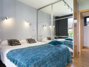 Lägenhet med terrass 3 rum 6 pax i centrum i högt område med parkering - Image 4