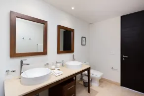 Stunning beachfront condo with AMAZING views!! 2 Bedroom+den, 3 Bathrooms - Image 3
