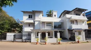 Royal Beach hotel - Image 5
